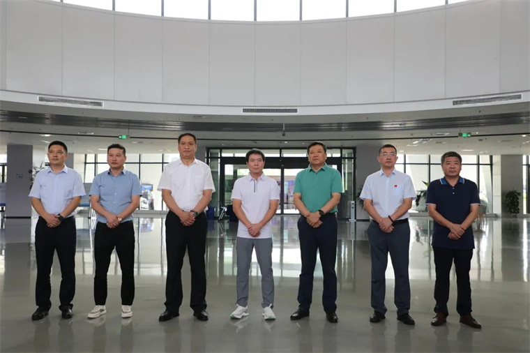 leyu.乐鱼体育陪同舒华体育来滨考察体育产业发展情况